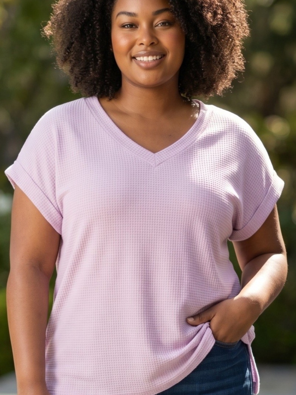Andree By Unit Soft Waffle V‑Neck Tee in Light Lavender